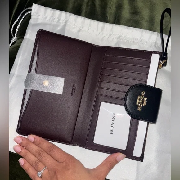 NWT Coach Phone Wallet In Signature Canvas Walnut - Picture 2 of 8